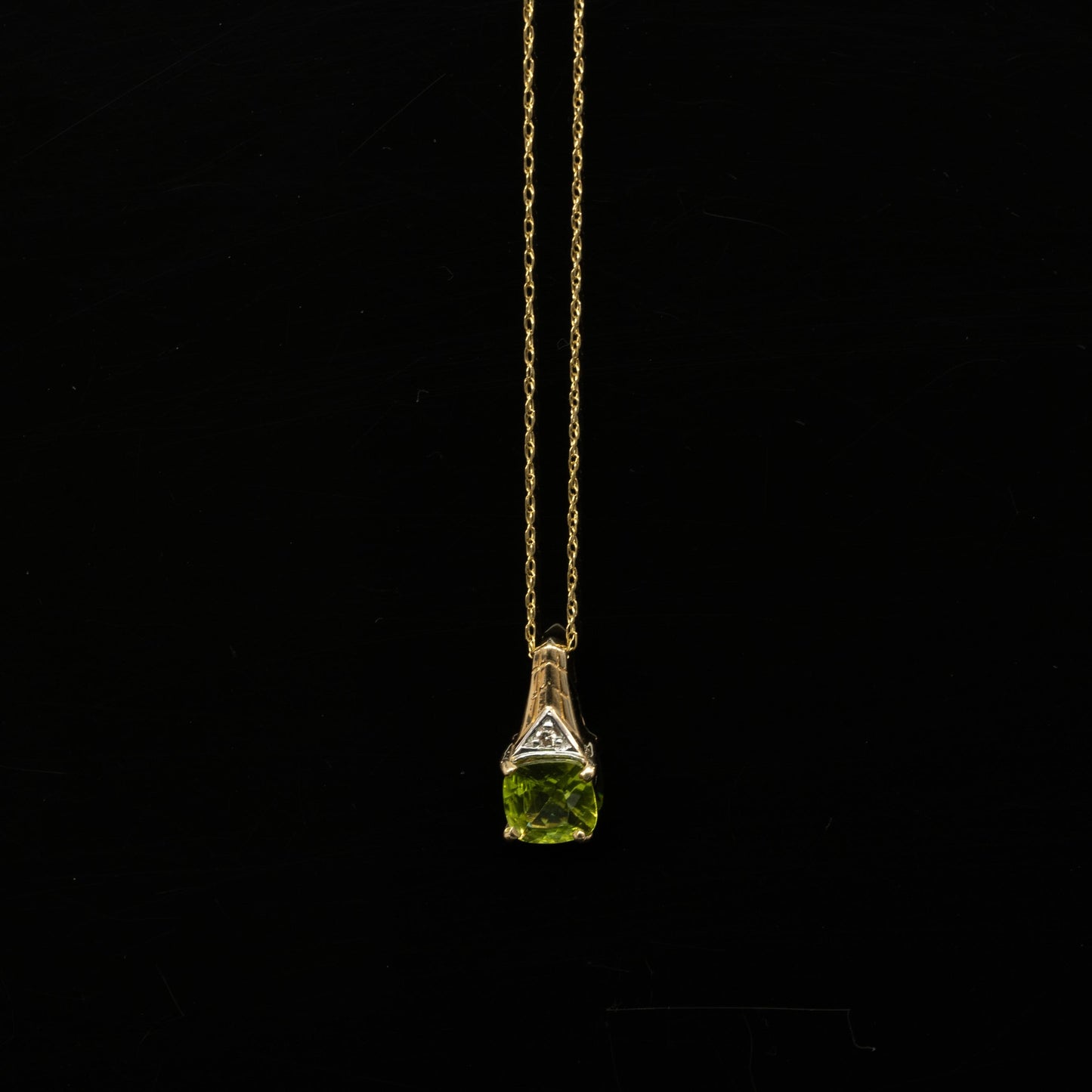 14K Yellow Gold Peridot Cushion Cut Necklace