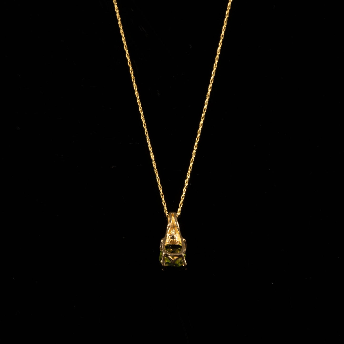 14K Yellow Gold Peridot Cushion Cut Necklace