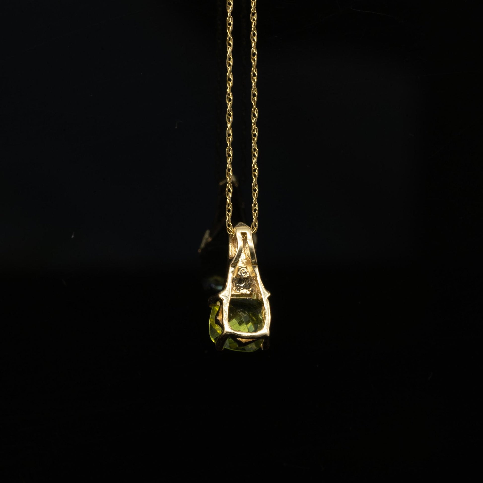 14K Yellow Gold Peridot Cushion Cut Necklace