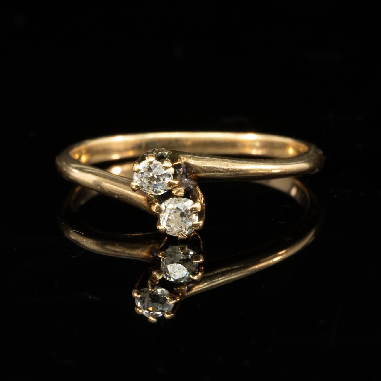 Edwardian Old Mine Cut Diamond Two Stone Toi et Moi Ring in 14k Yellow Gold