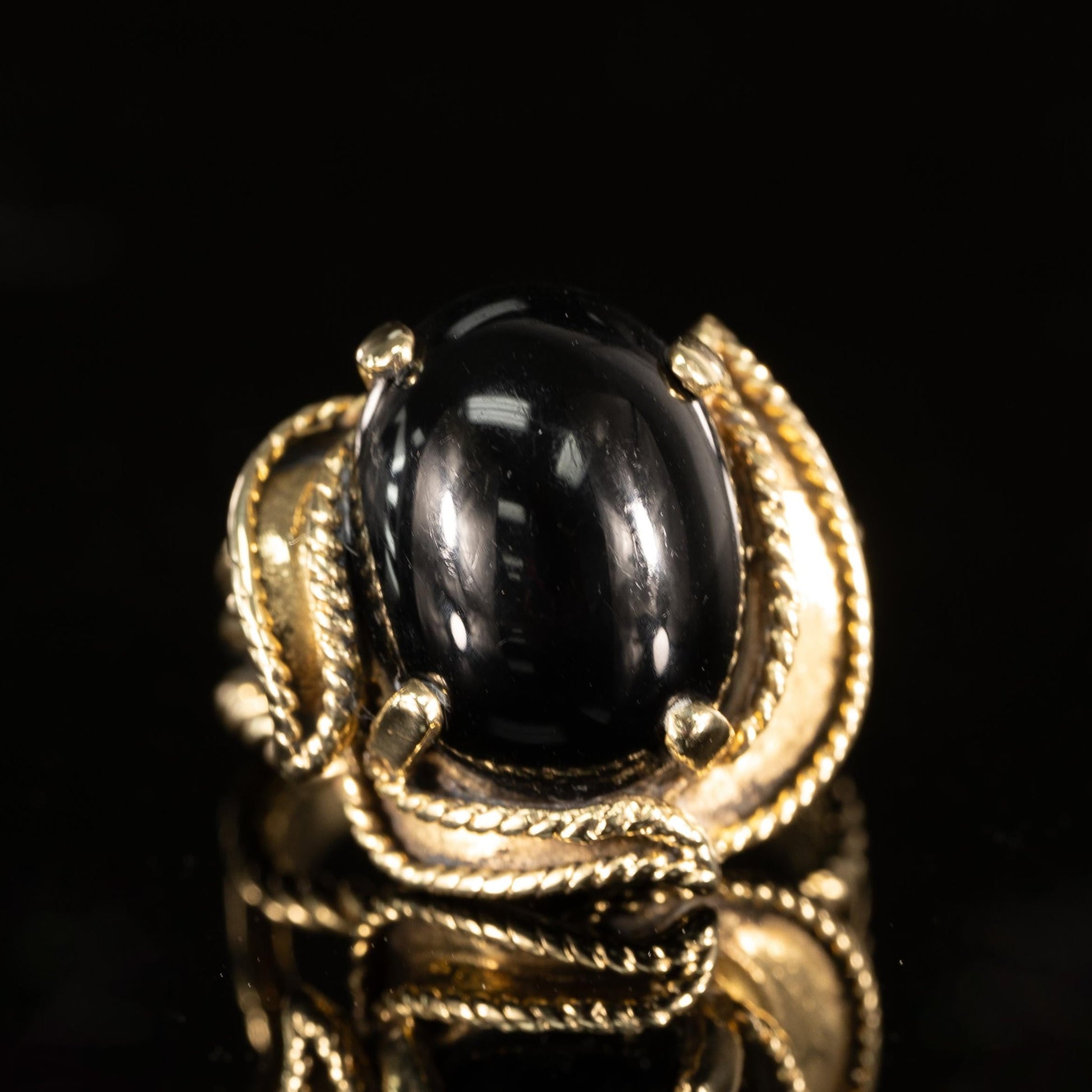 Black Onyx Oval Cabochon Leaf Motif 14k Yellow Gold Ring