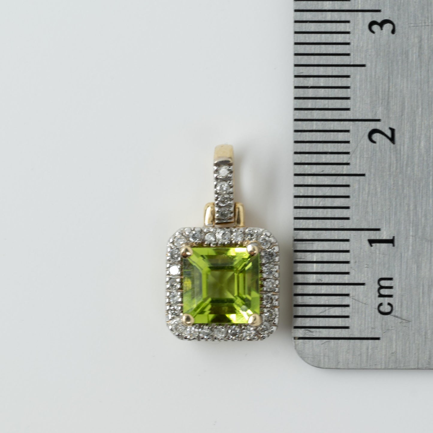 Peridot 14k Yellow Gold Pendant