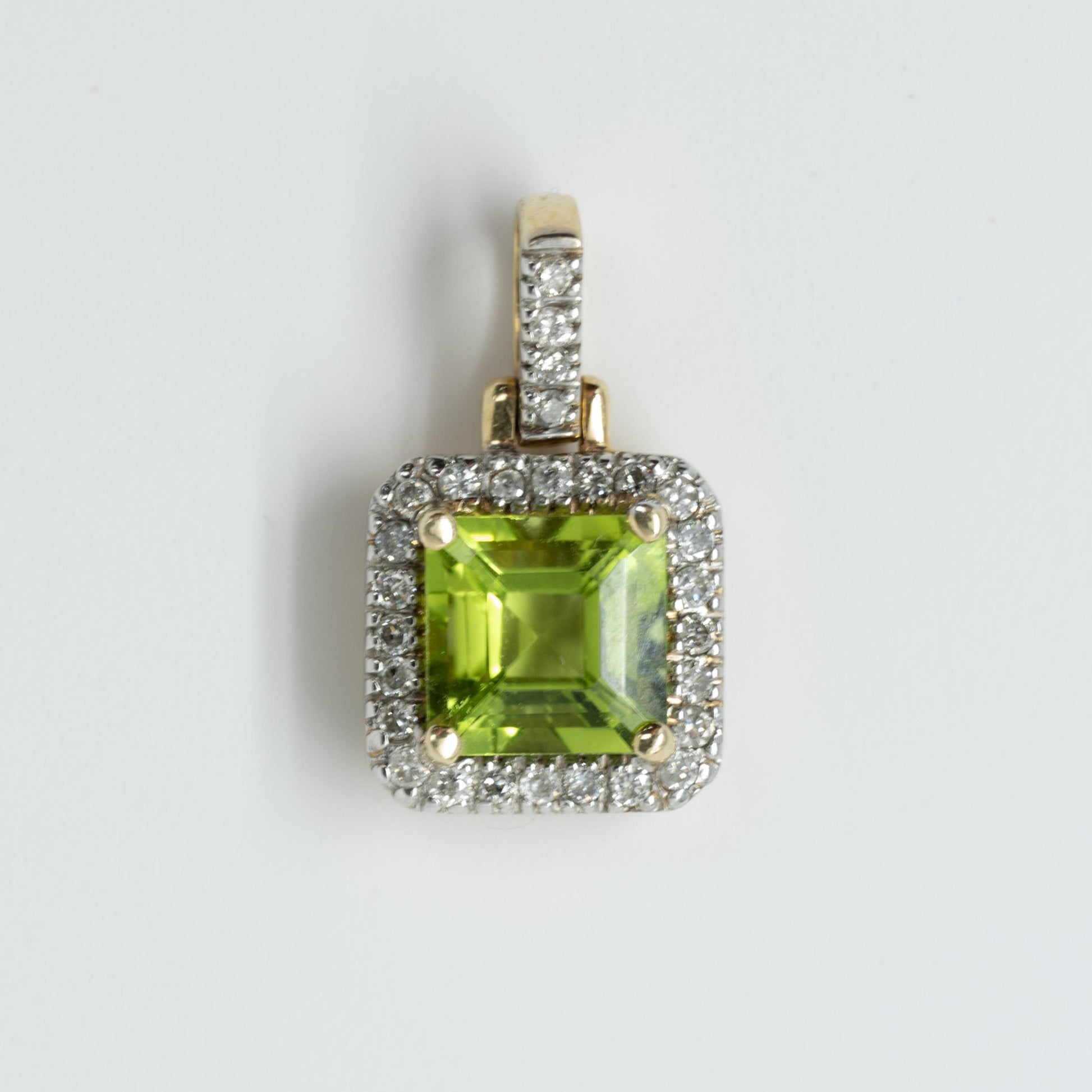 Peridot 14k Yellow Gold Pendant