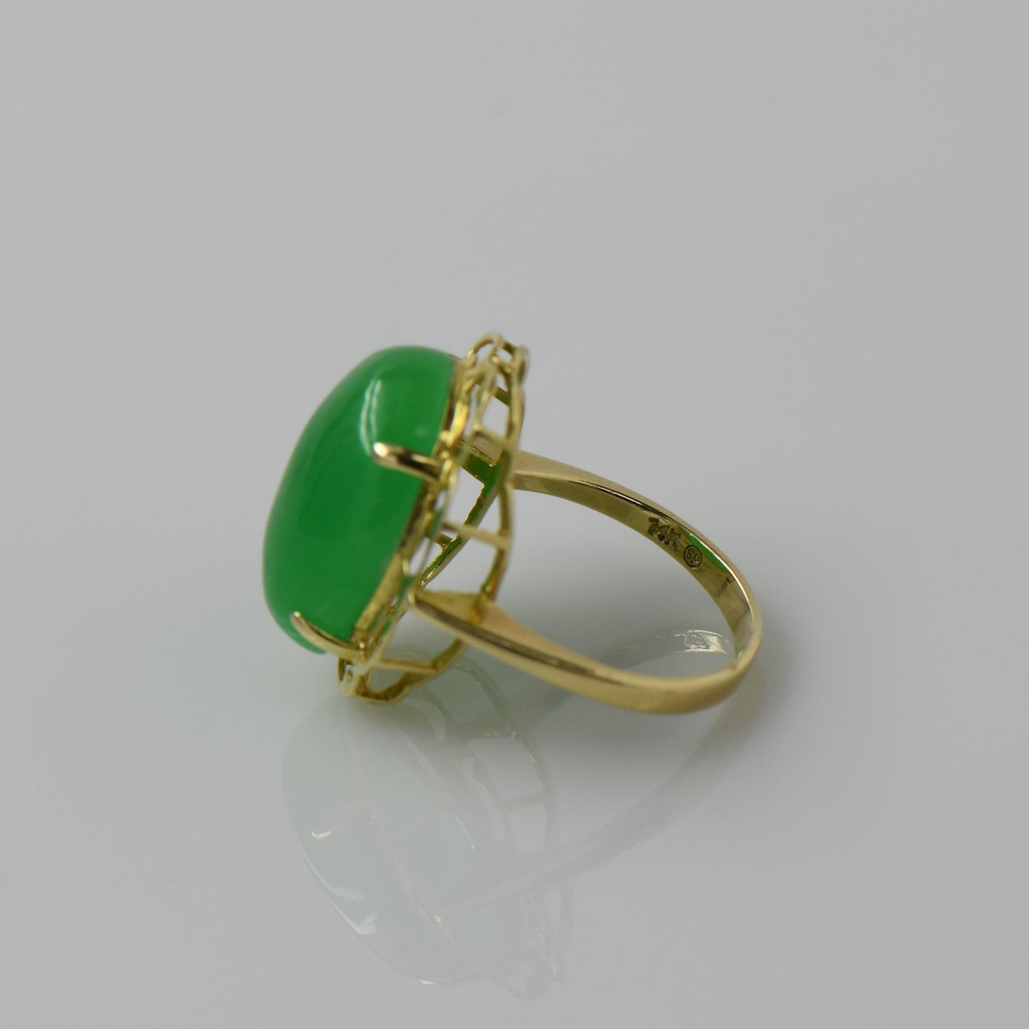 Green Jade Oval 14K Yellow Gold Ring