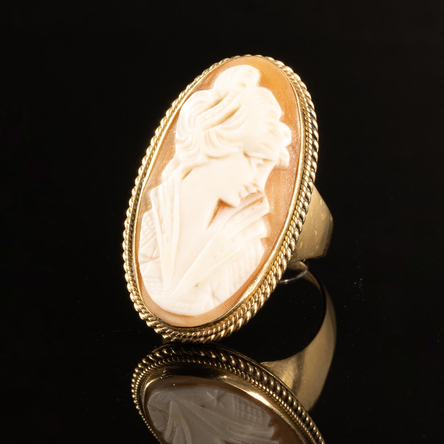 Large Oval Female Figure Cameo 14k Yellow Gold Ring