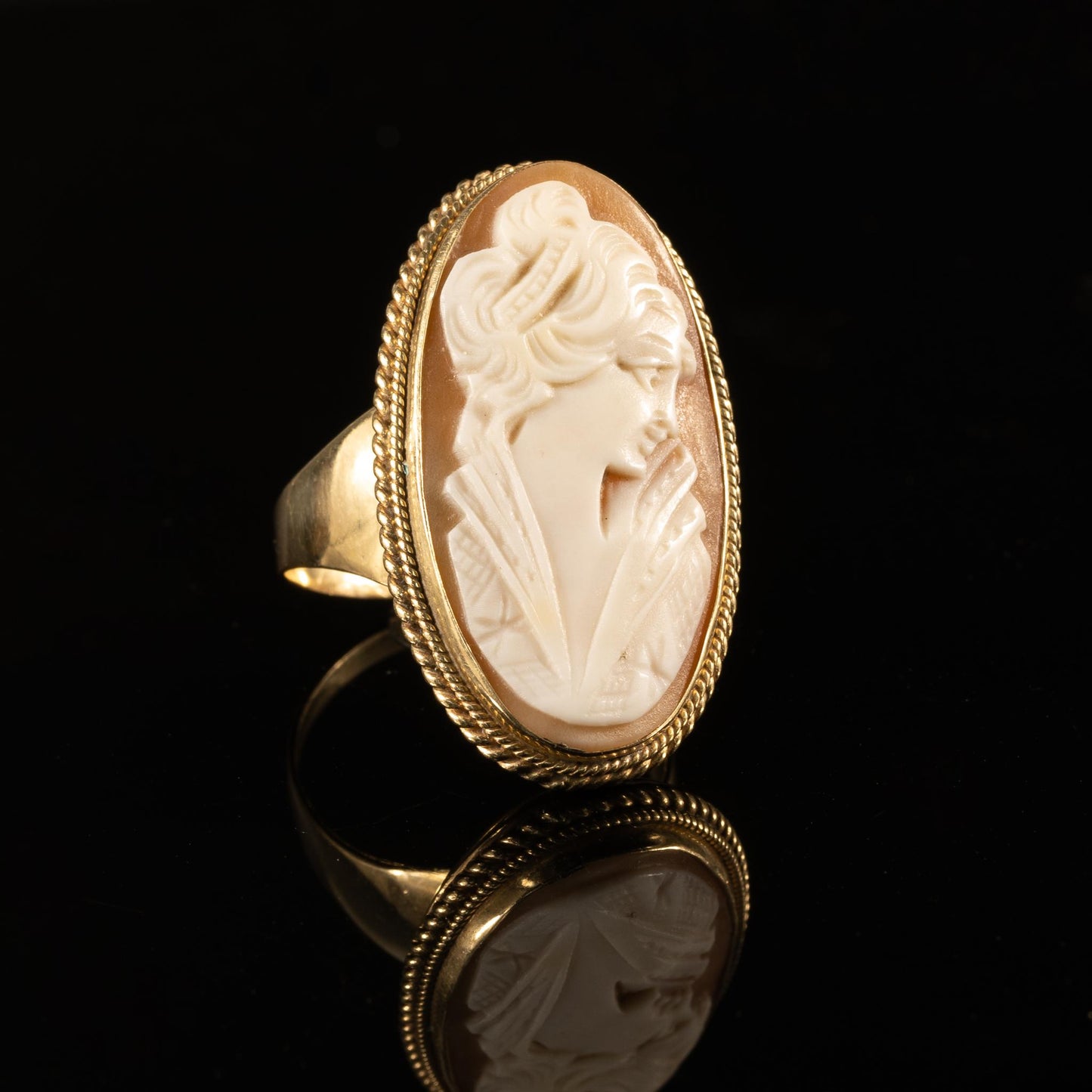 Large Oval Female Figure Cameo 14k Yellow Gold Ring