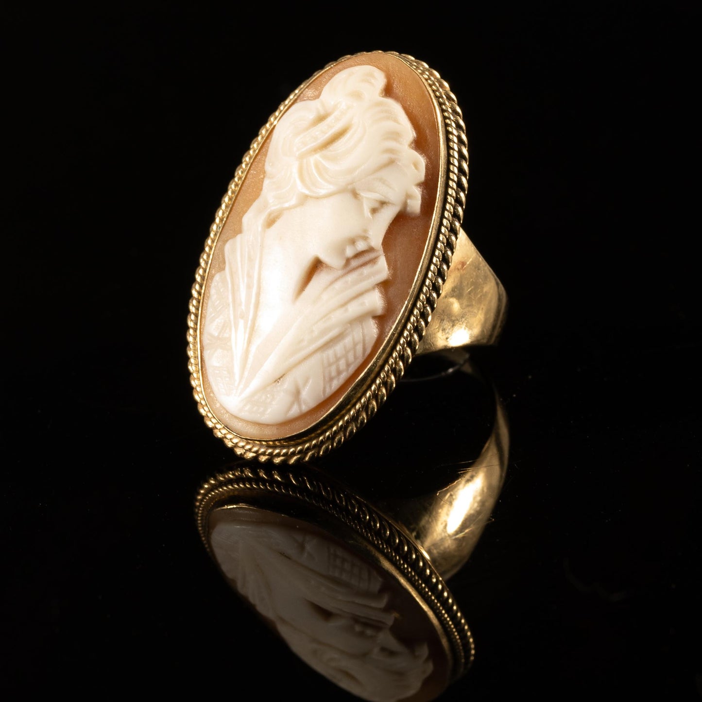 Large Oval Female Figure Cameo 14k Yellow Gold Ring