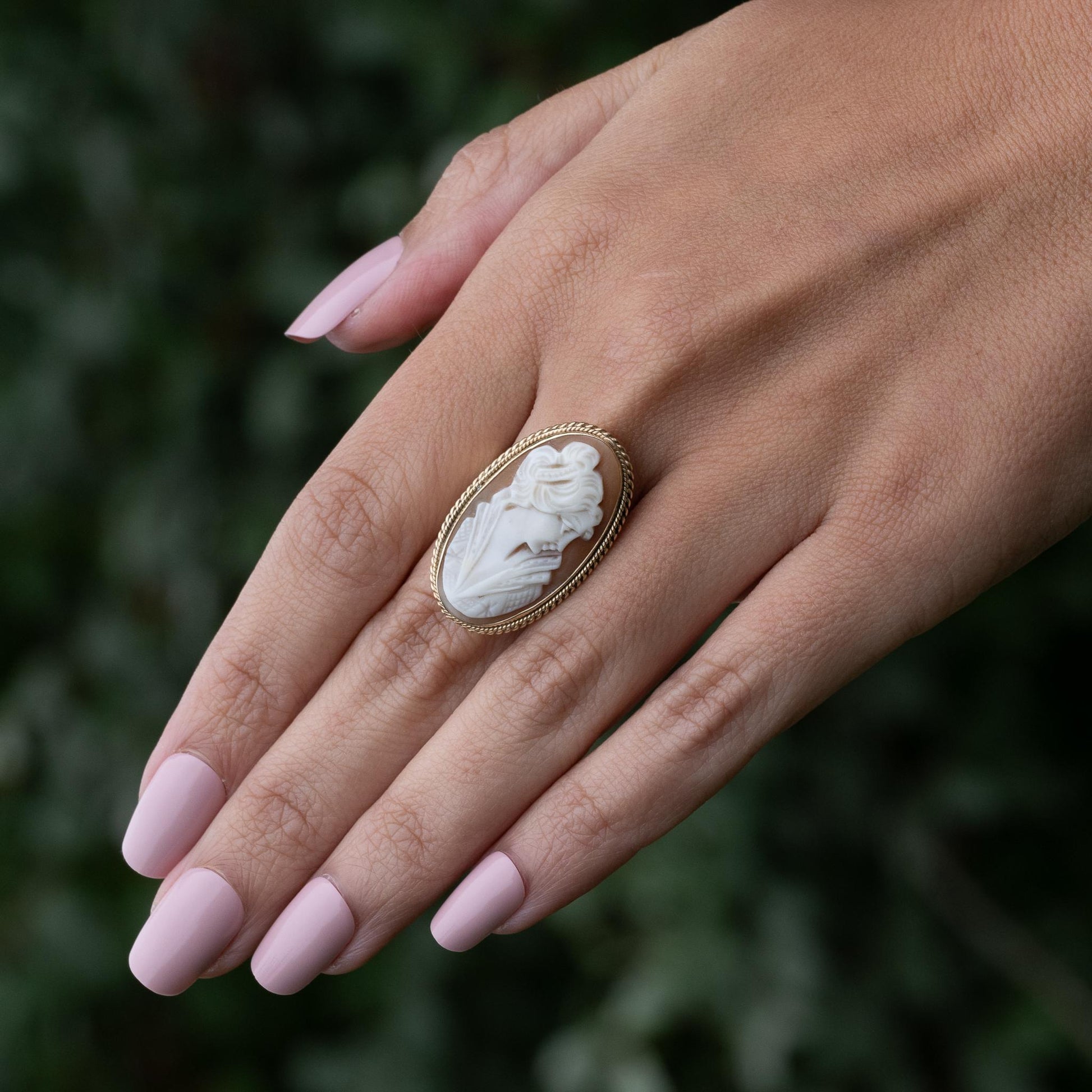 Large Oval Female Figure Cameo 14k Yellow Gold Ring