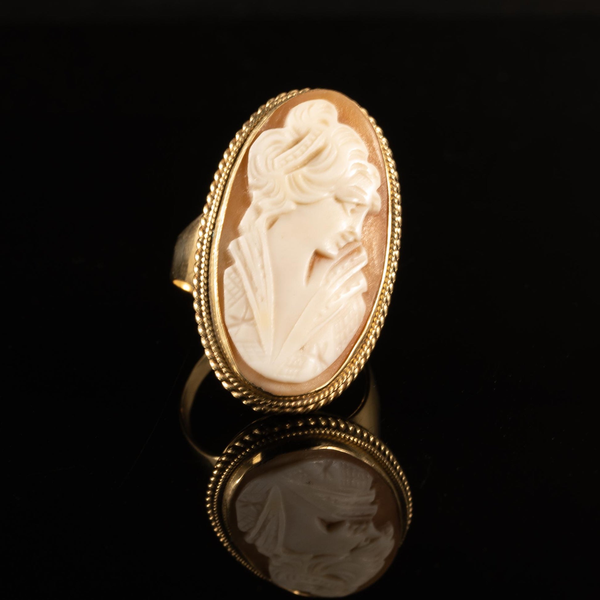 Large Oval Female Figure Cameo 14k Yellow Gold Ring