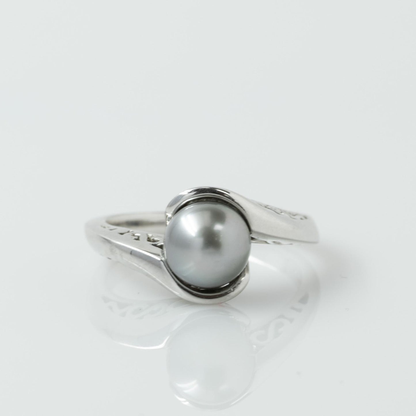 Black Pearl Bypass Infinity Motif 14k White Gold Ring