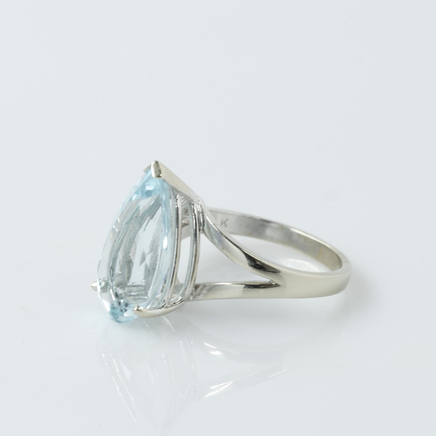 8.09ct Pear Cut Aquamarine Solitaire Split Shank 14k White Gold Ring