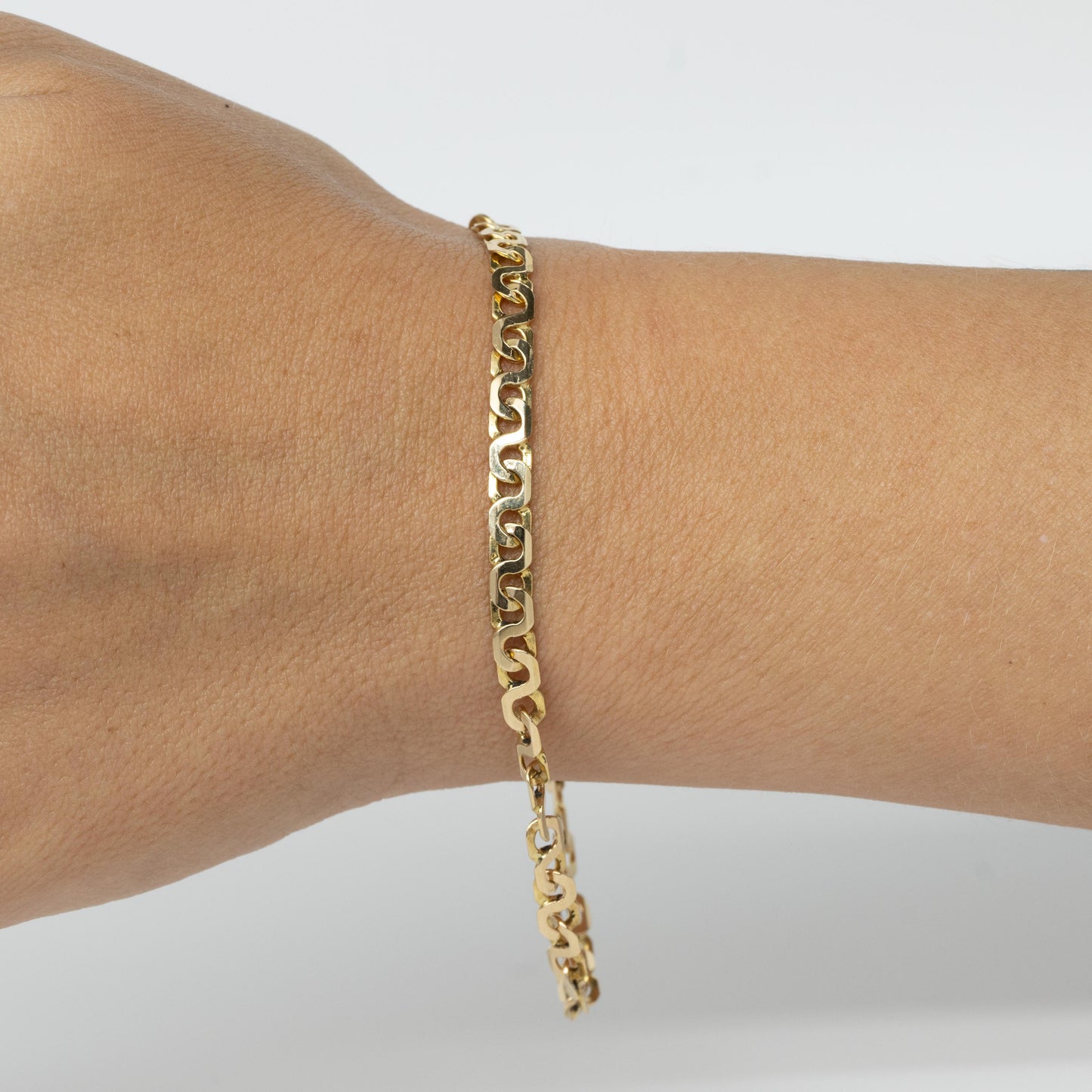 Italian 14k Yellow Gold 8" Link Bracelet w Unique Clasp