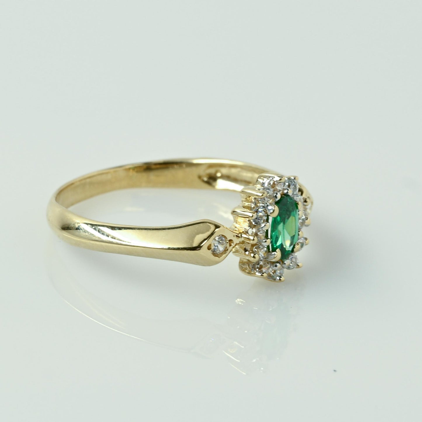 Emerald Oval w Diamond Halo 14k Yellow Gold Ring