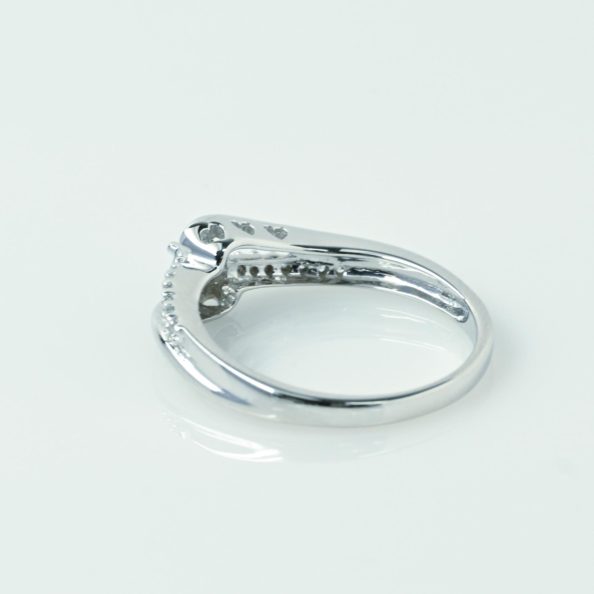 Diamond Cross Over Band 10k White Gold Heart Motif Ring