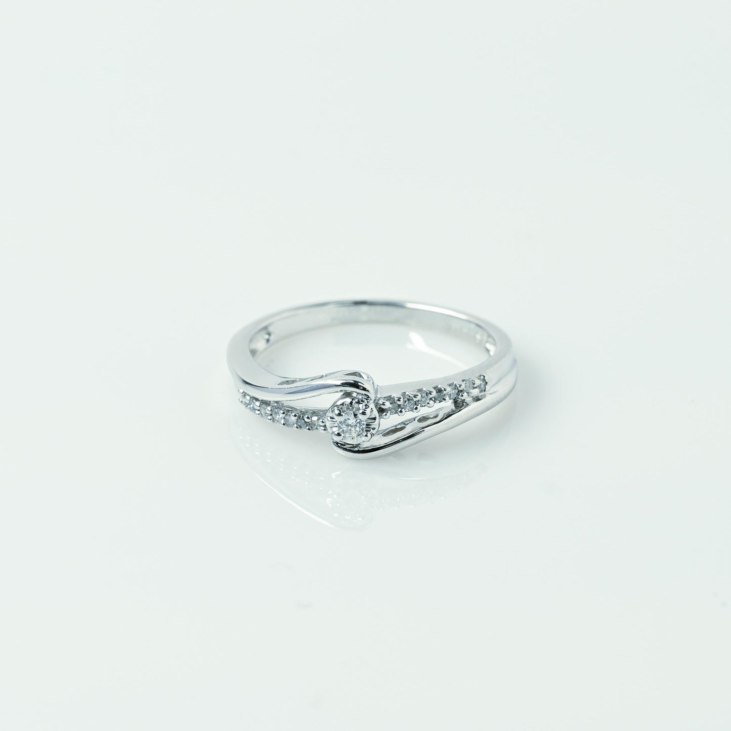 Diamond Cross Over Band 10k White Gold Heart Motif Ring