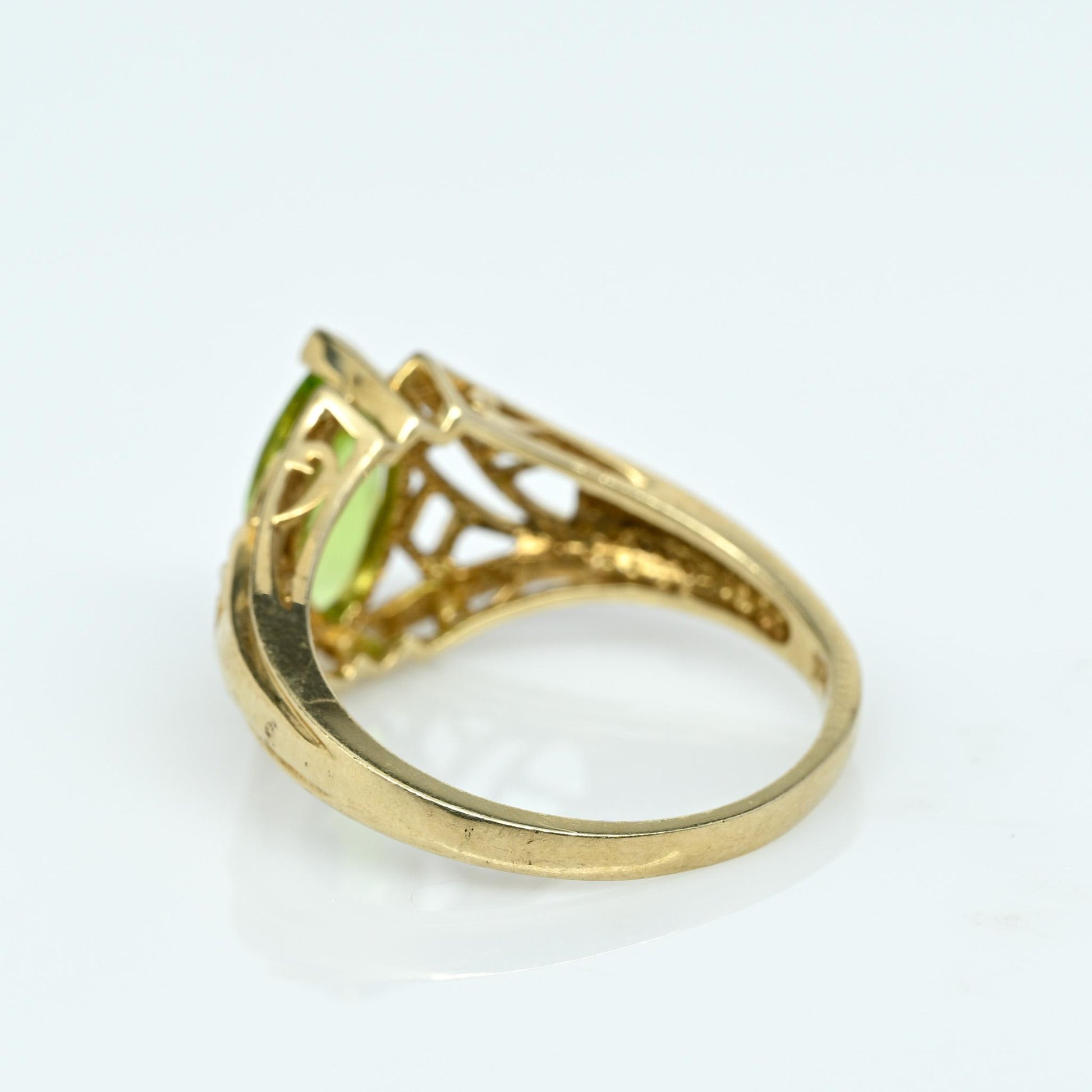 2ct Peridot Marquise Yellow Gold Ring