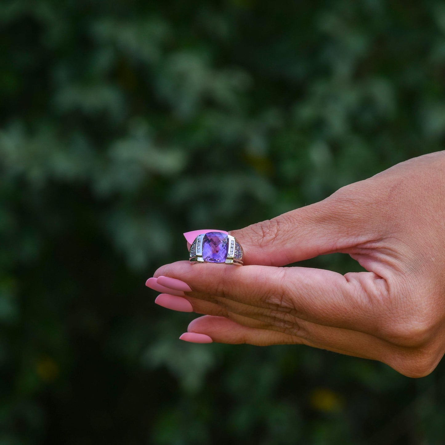 Cushion Cut Amethyst w Diamond Accents in 10k White Gold