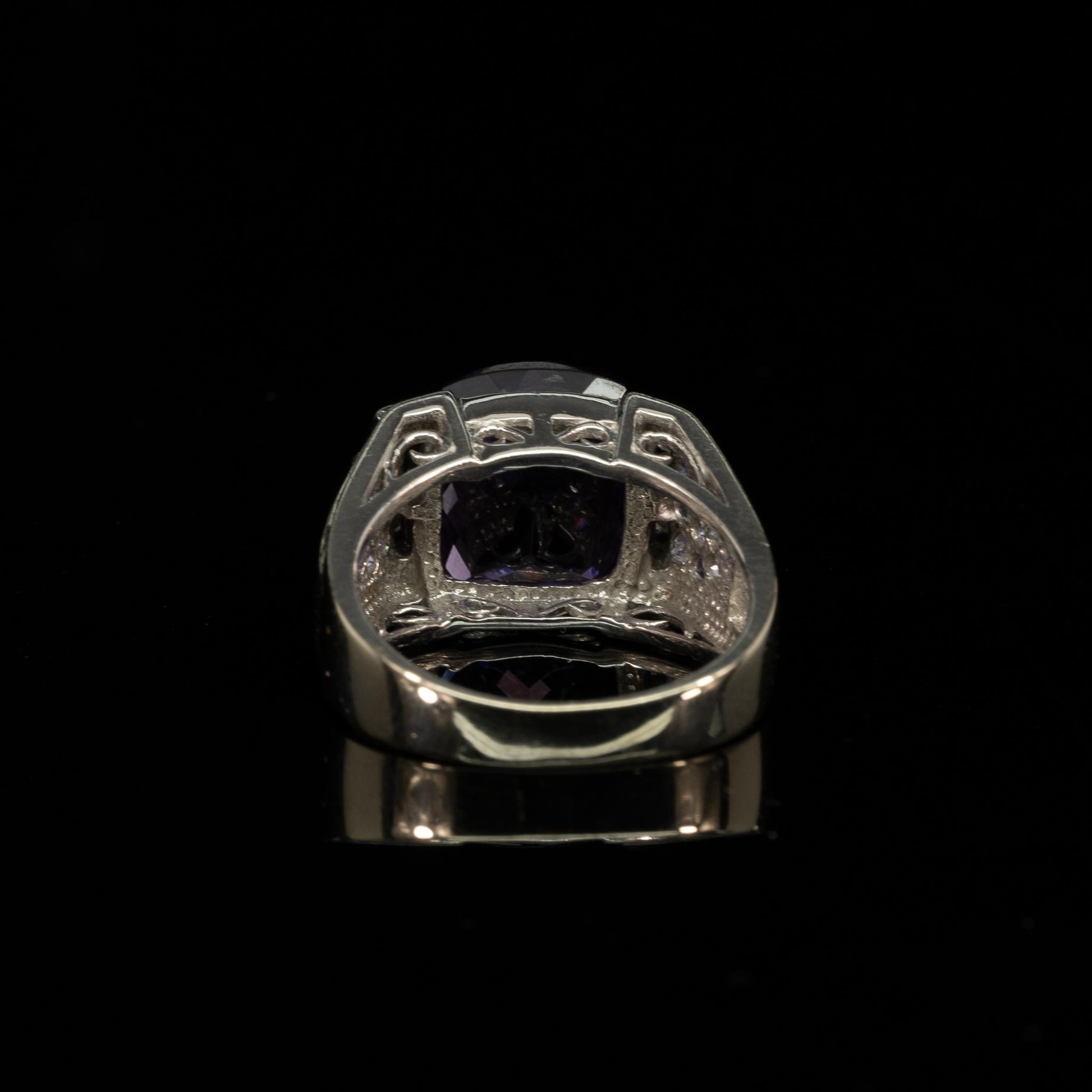 Cushion Cut Amethyst w Diamond Accents in 10k White Gold