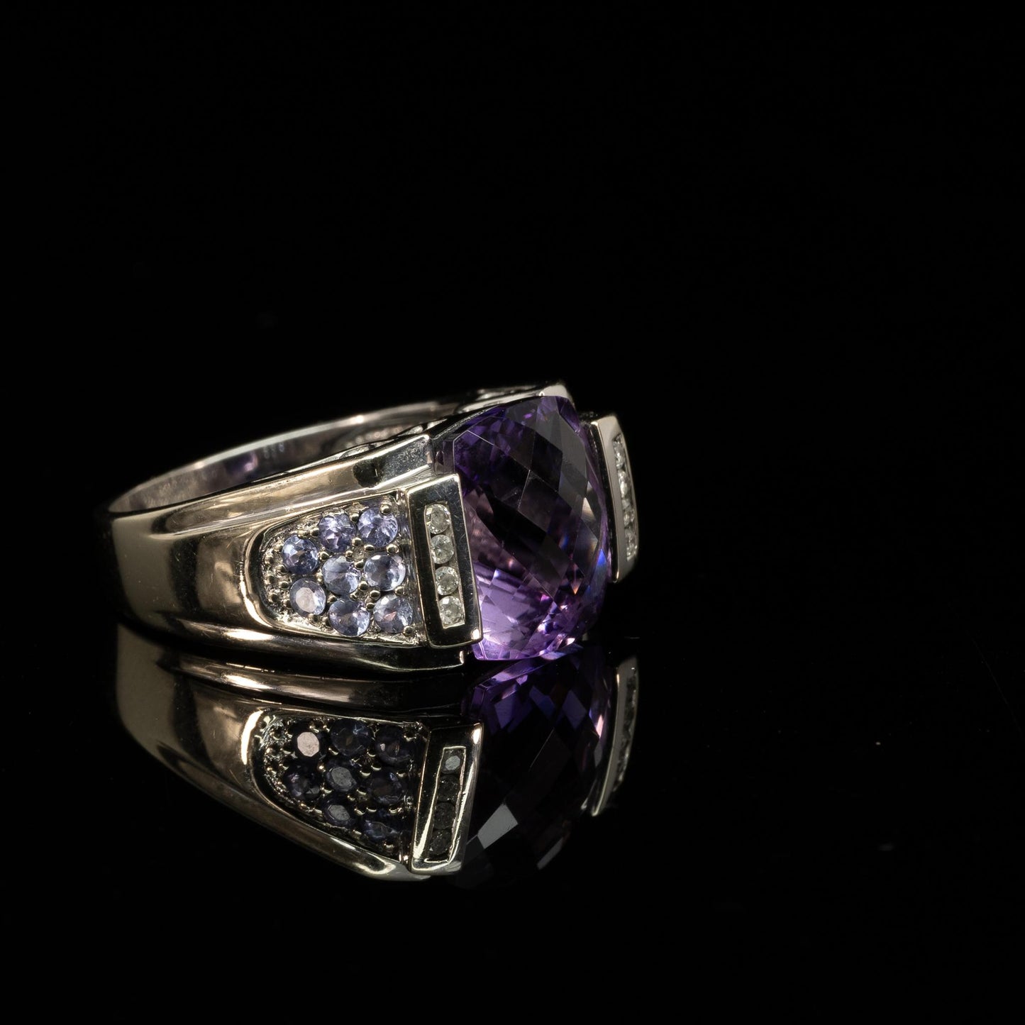 Cushion Cut Amethyst w Diamond Accents in 10k White Gold