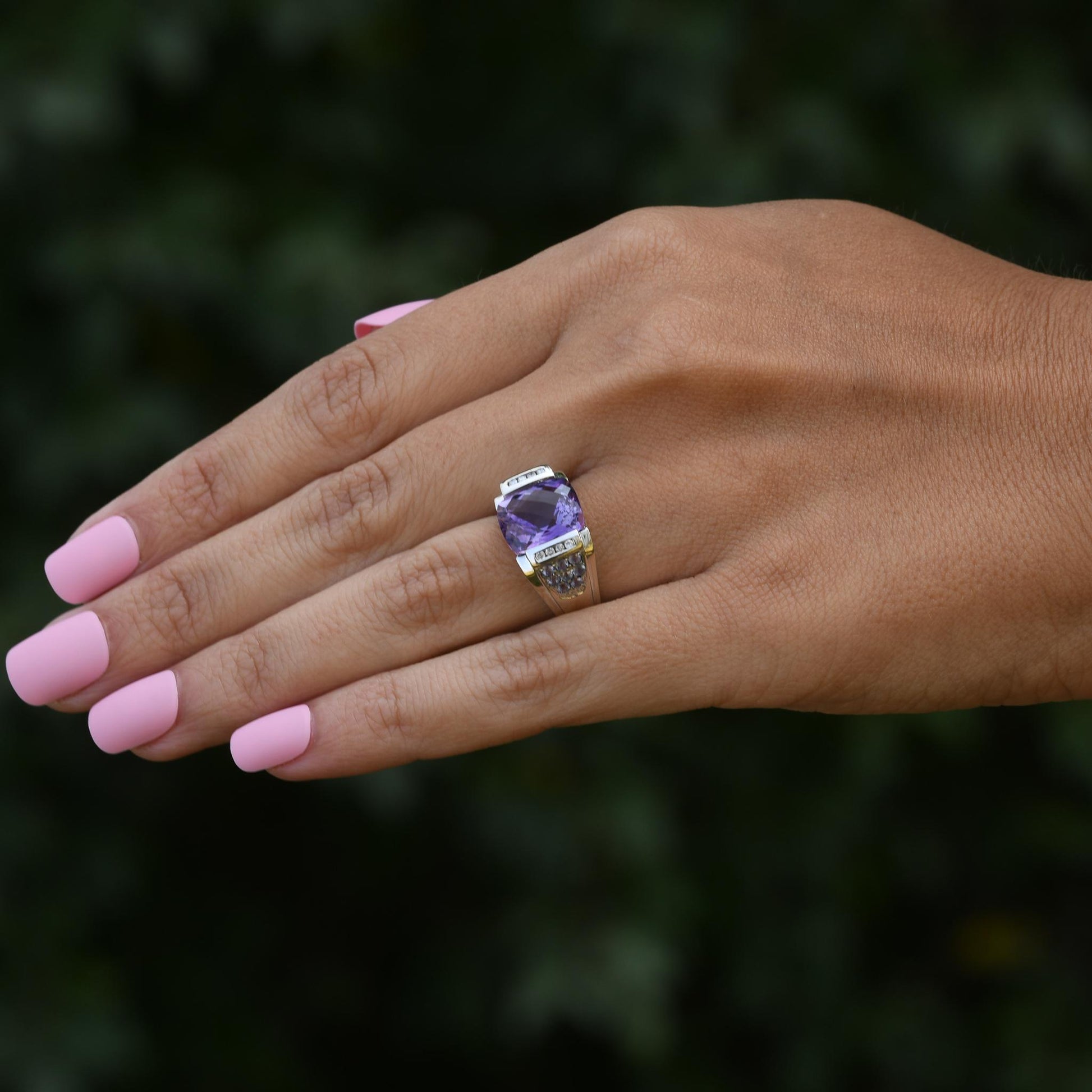 Cushion Cut Amethyst w Diamond Accents in 10k White Gold