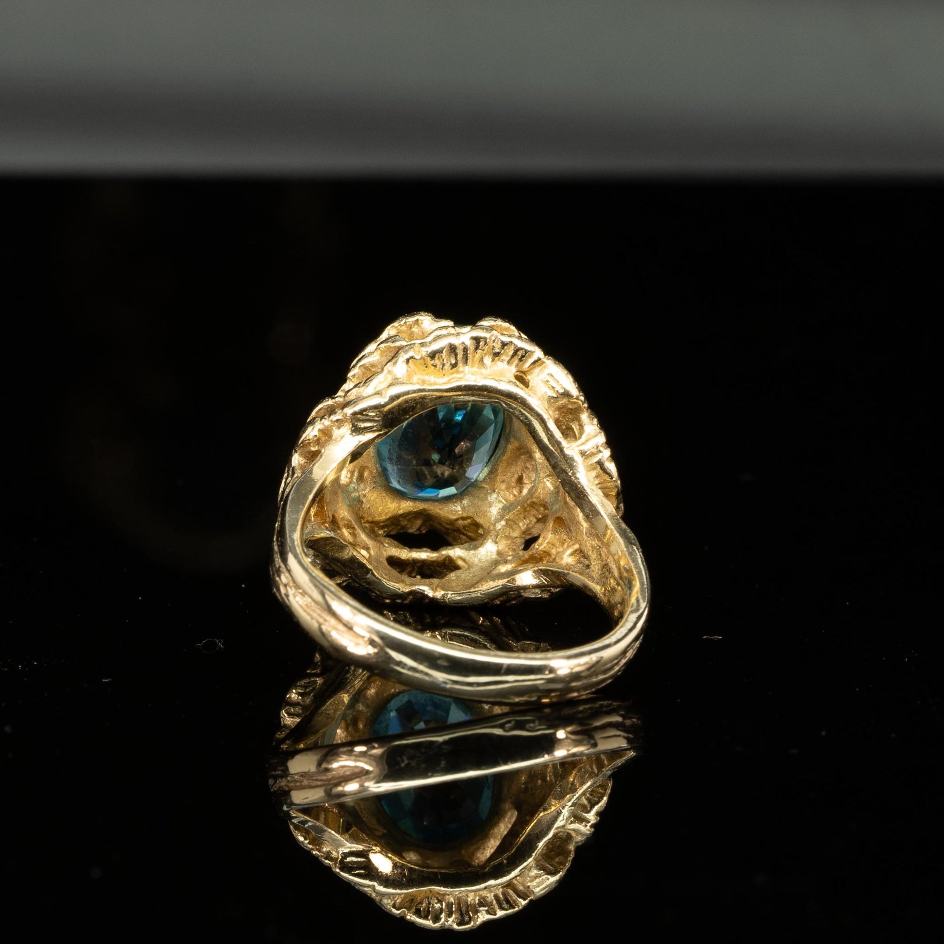 Vivid Blue Zircon Oval Gem Free Form Floral 14k Yellow Gold Ring