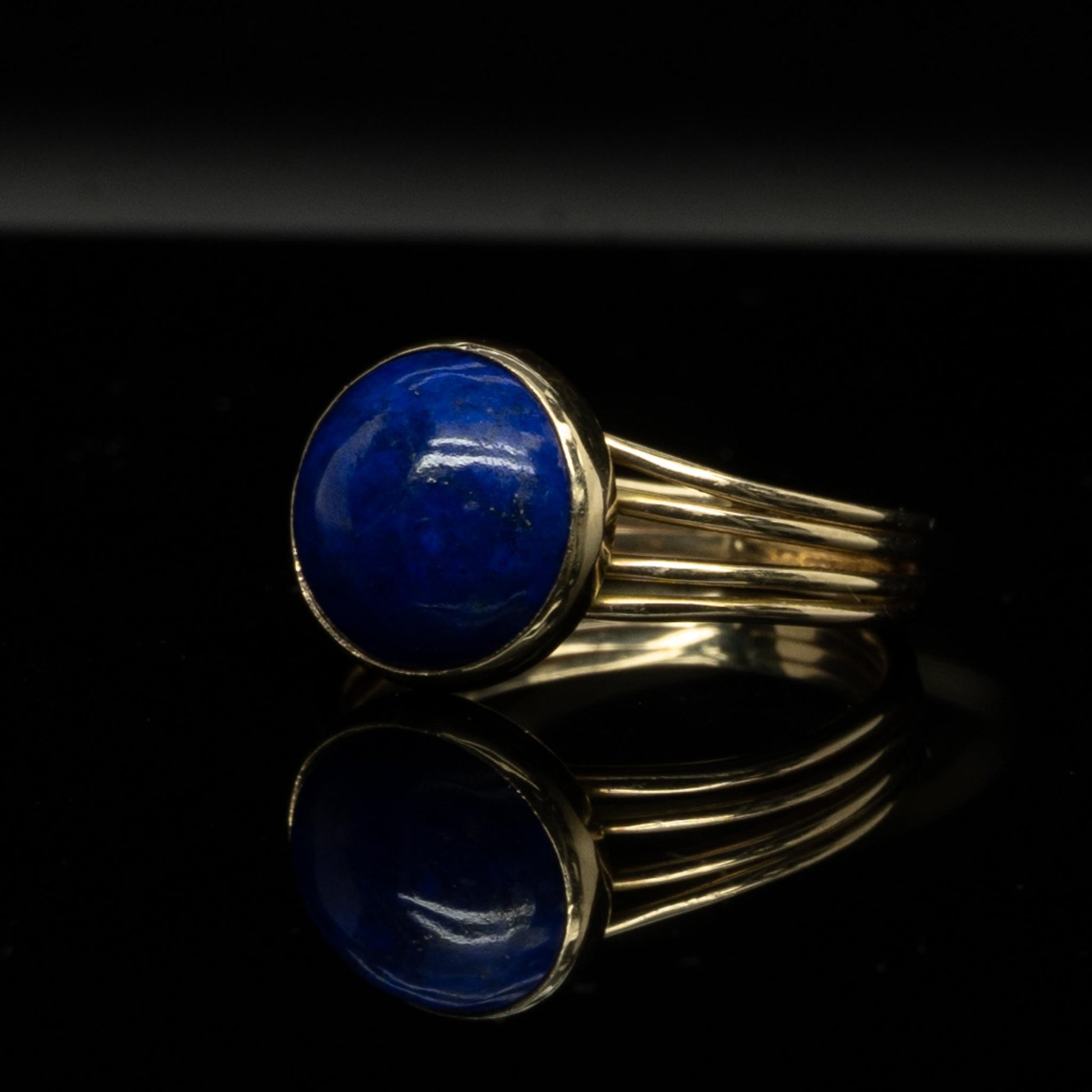 Lapis Lazuili Round Cabochon 14K Yellow Gold Split Shank Ring