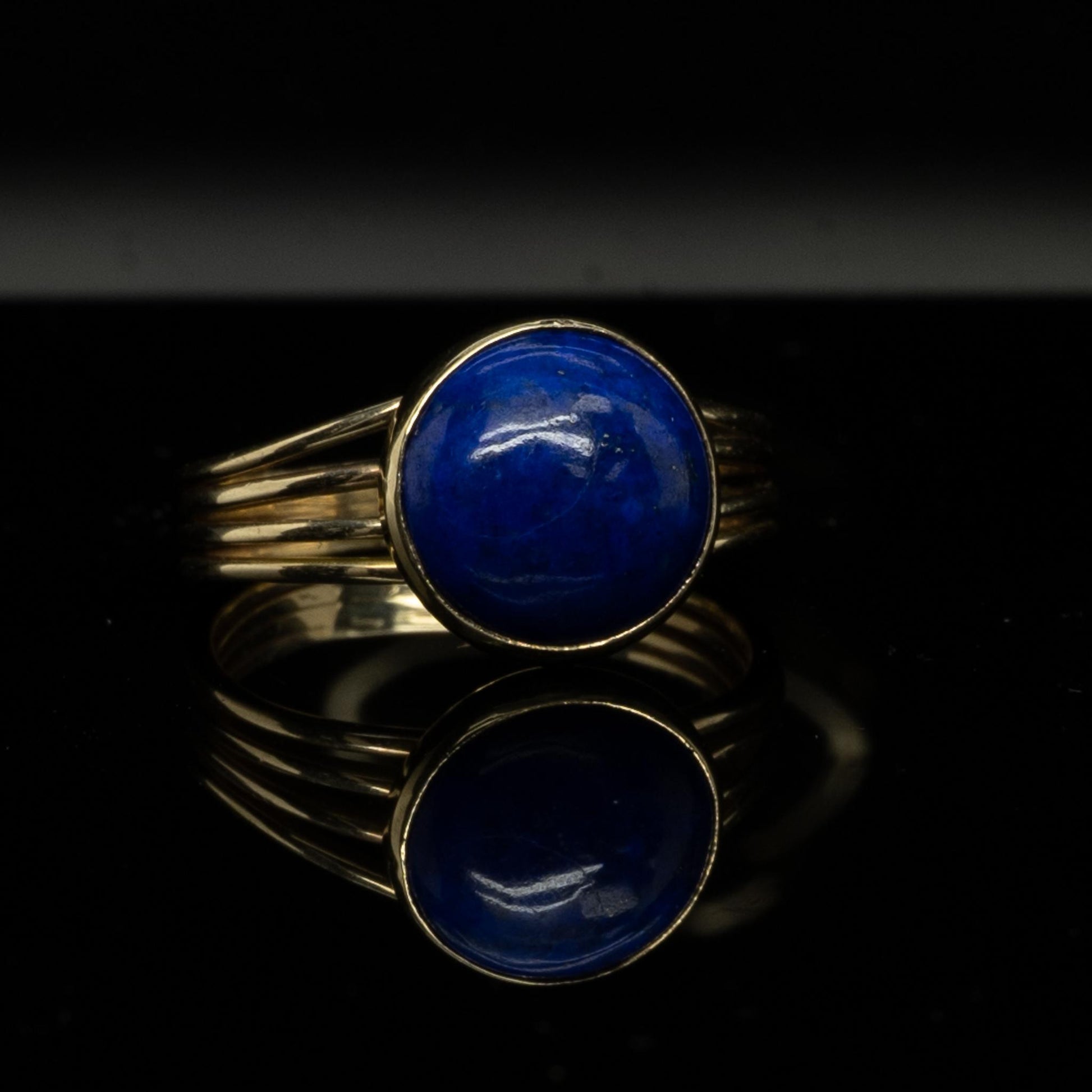 Lapis Lazuili Round Cabochon 14K Yellow Gold Split Shank Ring