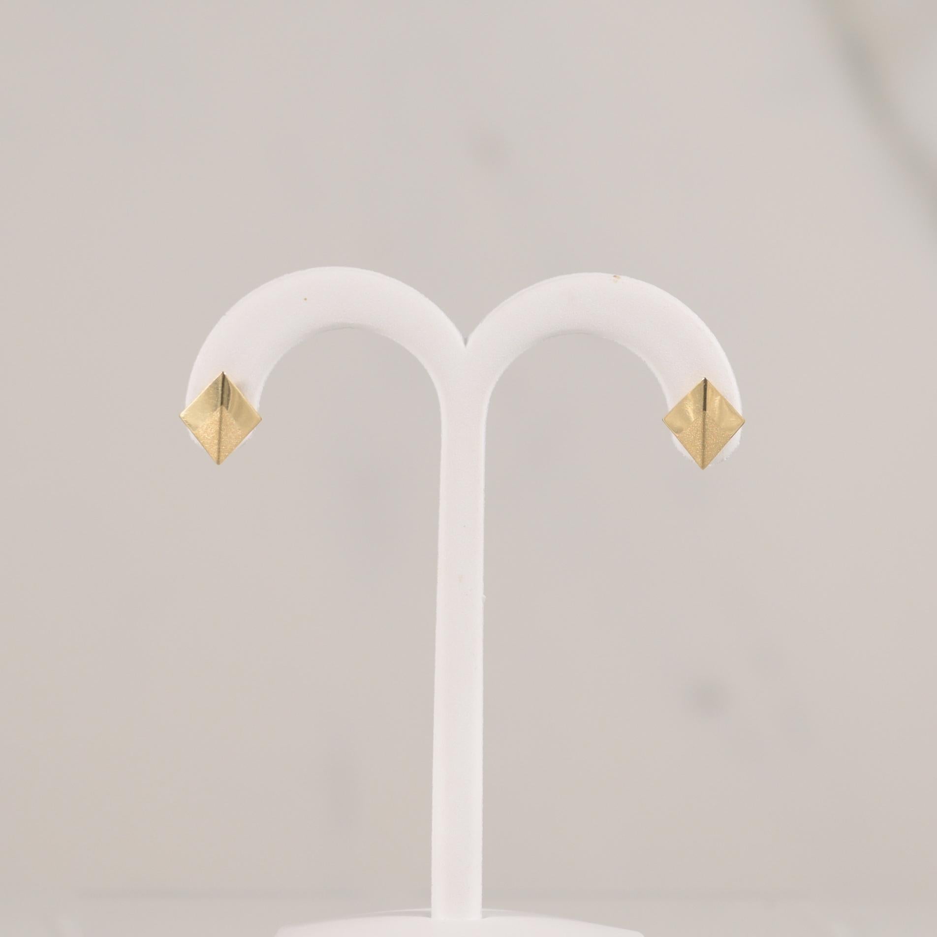 14K Yellow Gold Kite Earrings