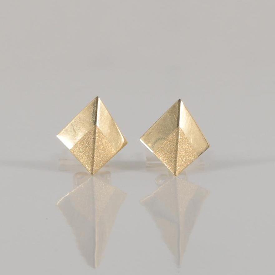 14K Yellow Gold Kite Earrings