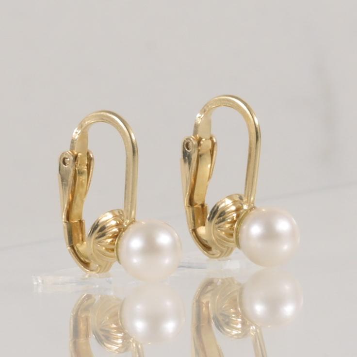 Pearl Earrings w 14k Yellow Gold Leverbacks