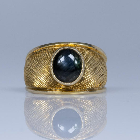 14K Yellow Gold Oval Cabochon cut Sapphire Ring