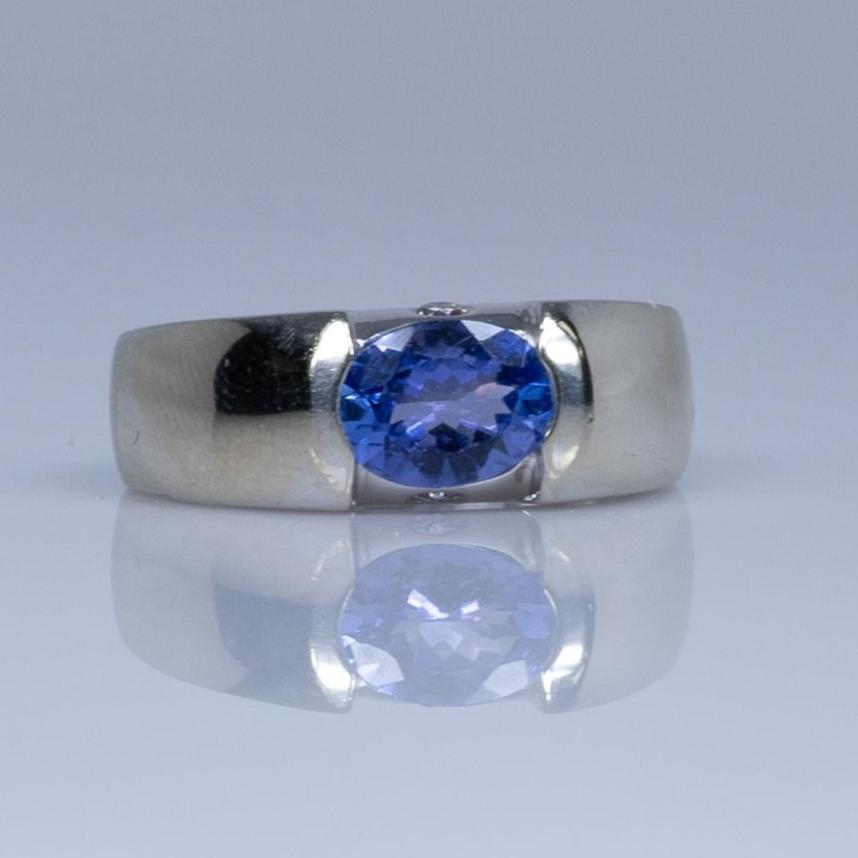 Oval Tanzanite with Diamond accents 14K White Gold Unisex Ring/Band