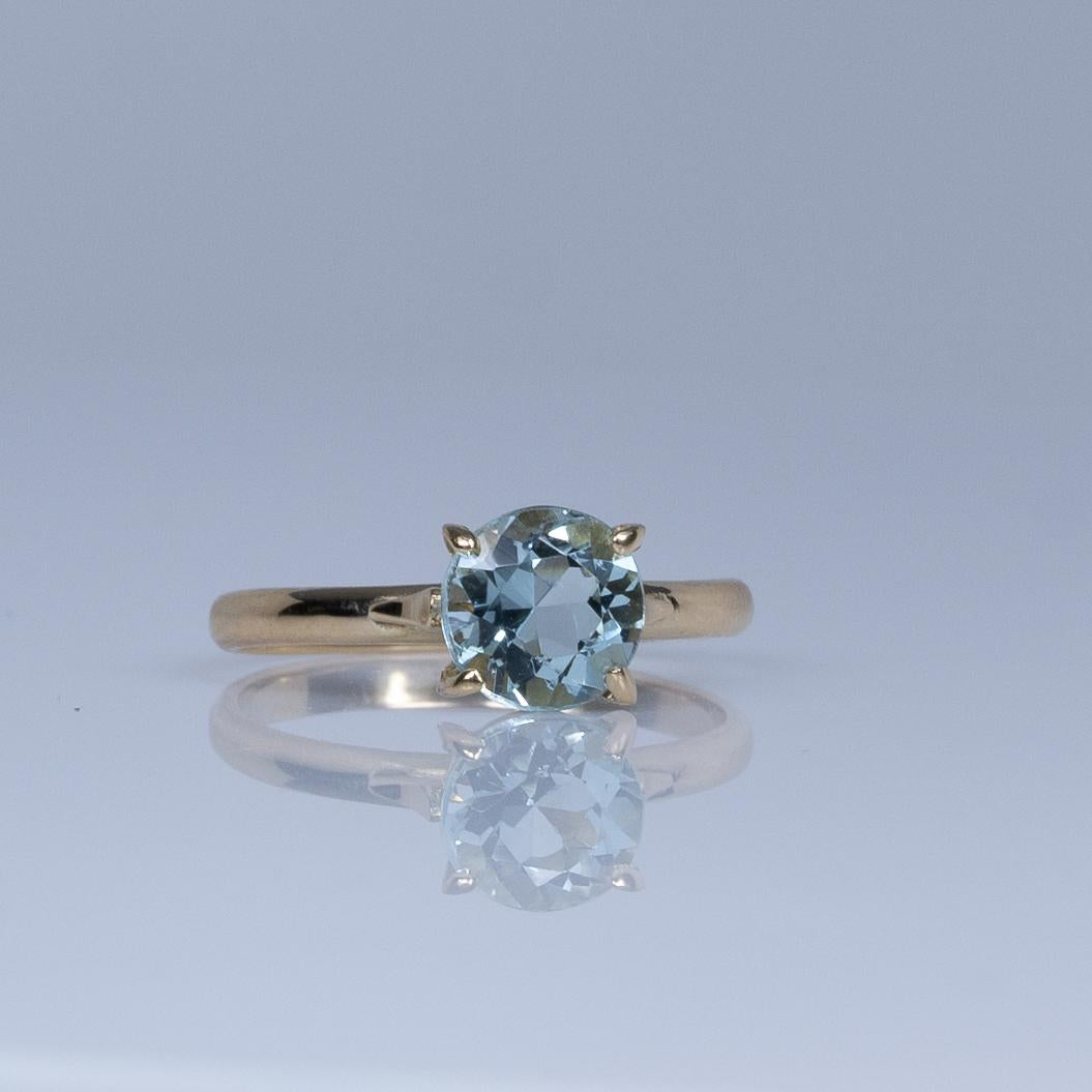 Vintage Round Aquamarine Solitaire Ring in 18K Yellow Gold