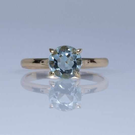 Vintage Round Aquamarine Solitaire Ring in 18K Yellow Gold