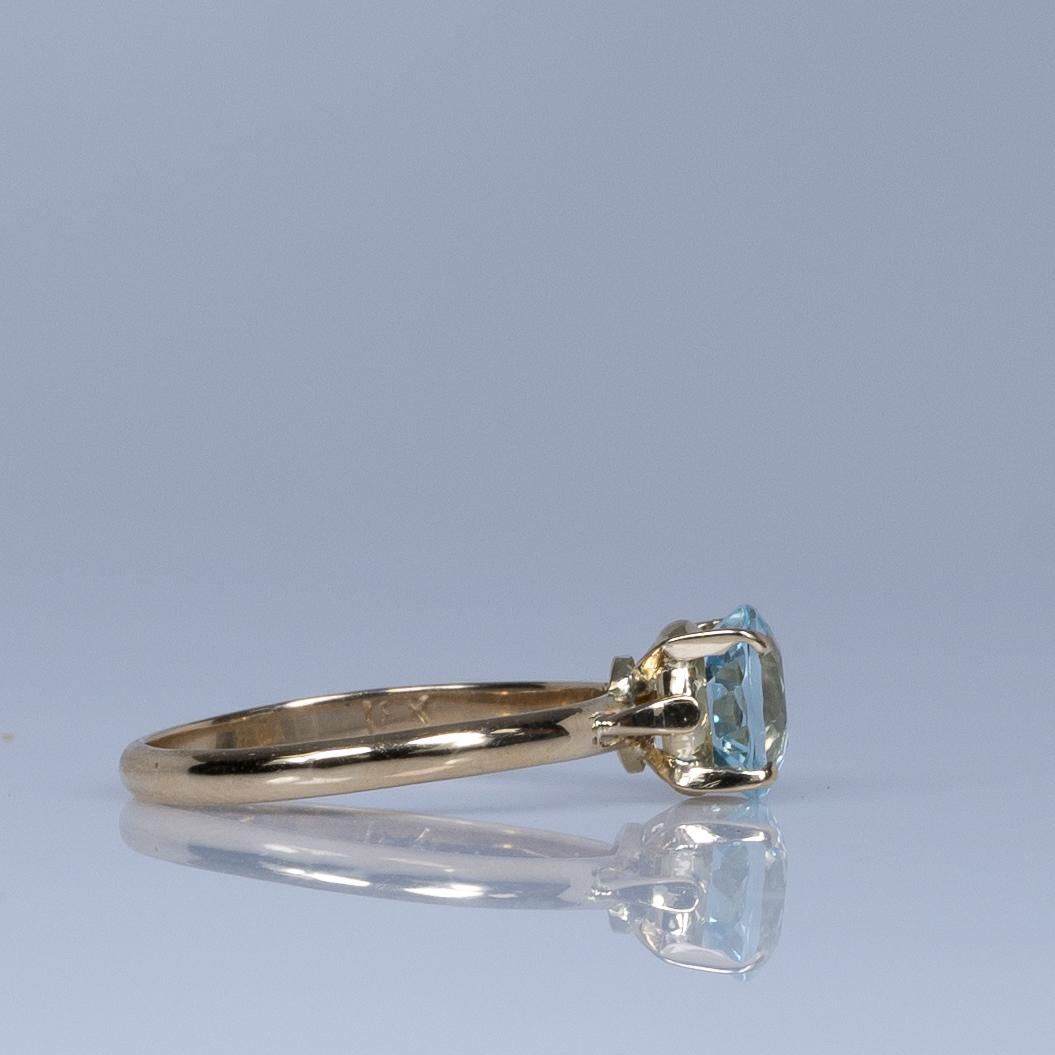 Vintage Round Aquamarine Solitaire Ring in 18K Yellow Gold