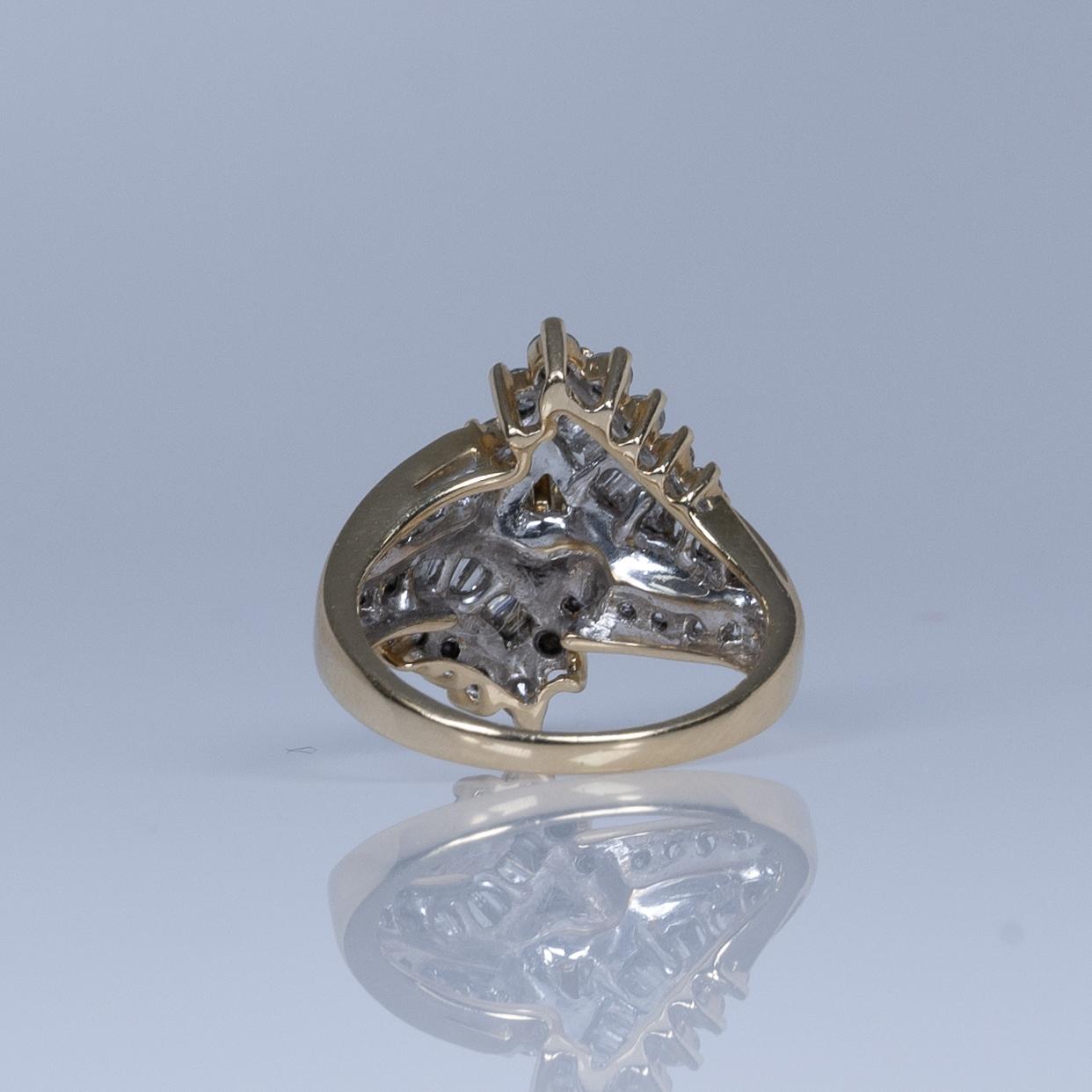 90'S Marquise Cut Diamond Yellow Gold Ring