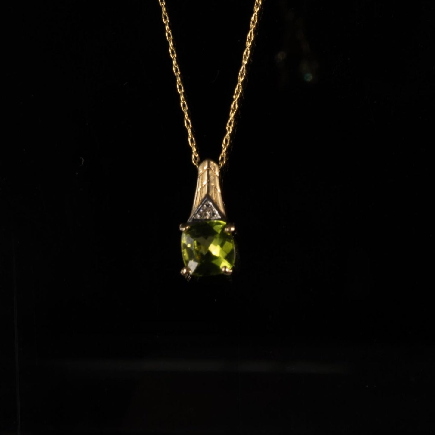 14K Yellow Gold Peridot Cushion Cut Necklace