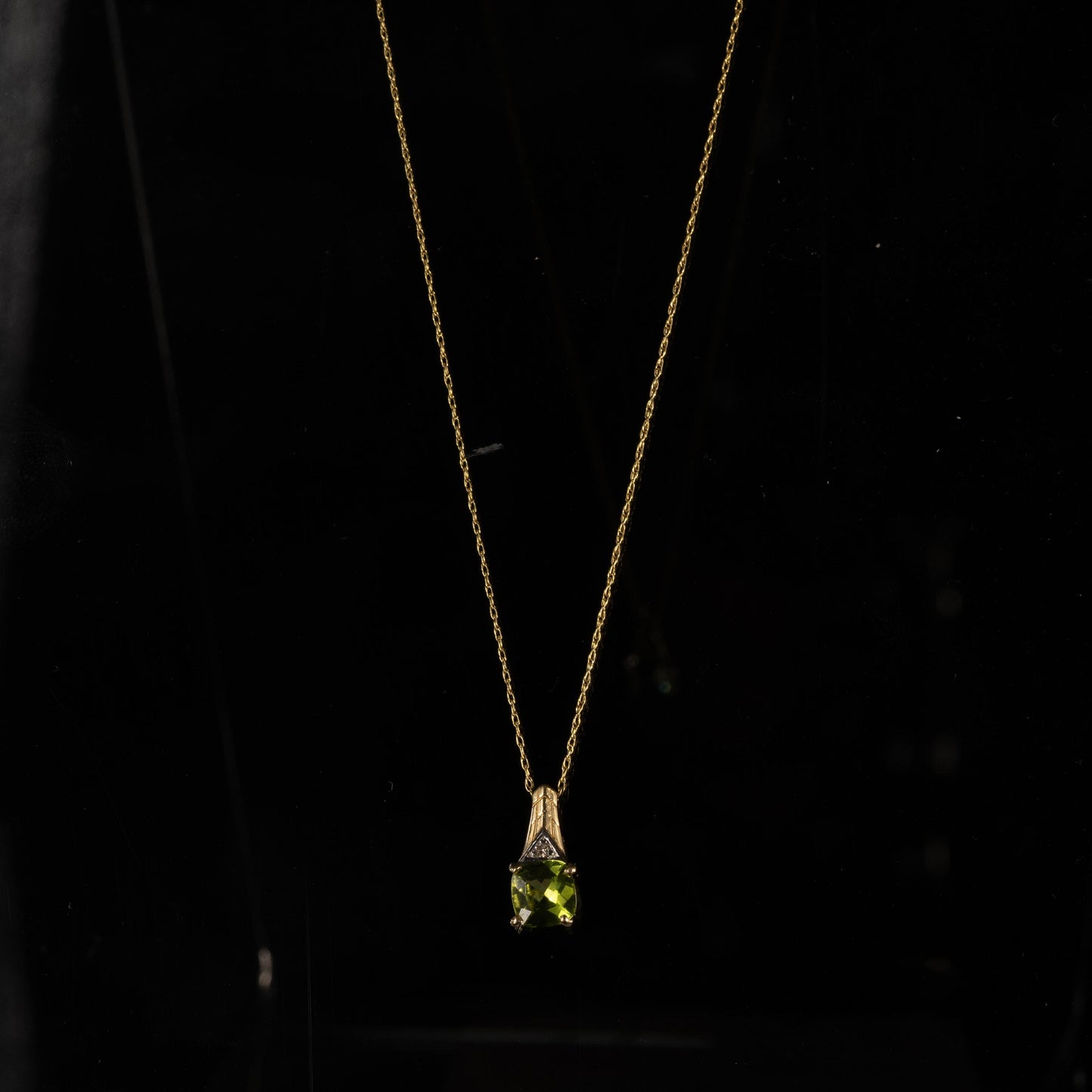 14K Yellow Gold Peridot Cushion Cut Necklace